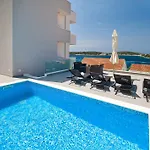 Villa Rogoznica *