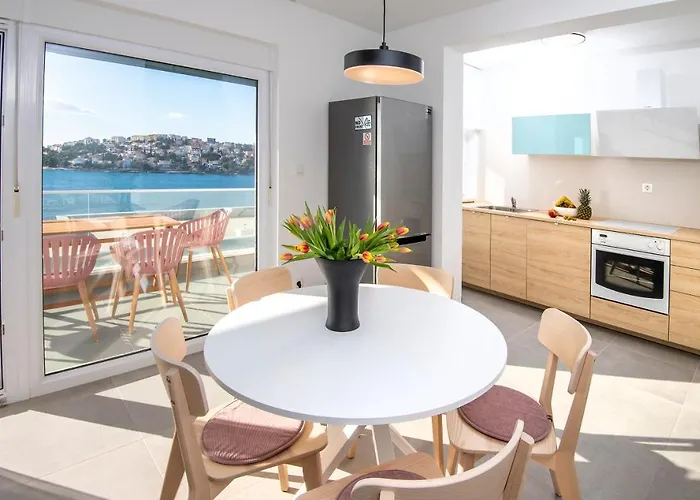 Villa Rogoznica Daire *