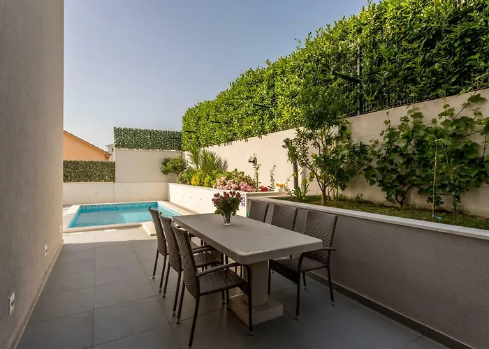 Villa Rogoznica Apartamento *